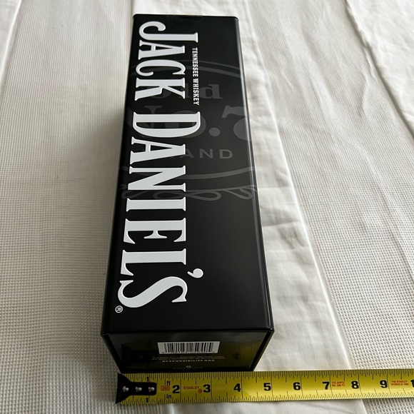 Empty Jack Daniels tin canister - Picture 8 of 8